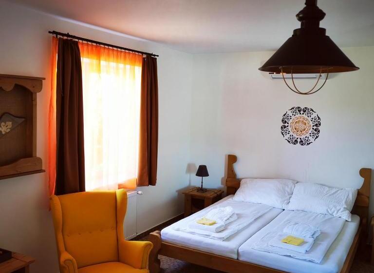 住宿加早餐 Szabolcs Vezér Panzió