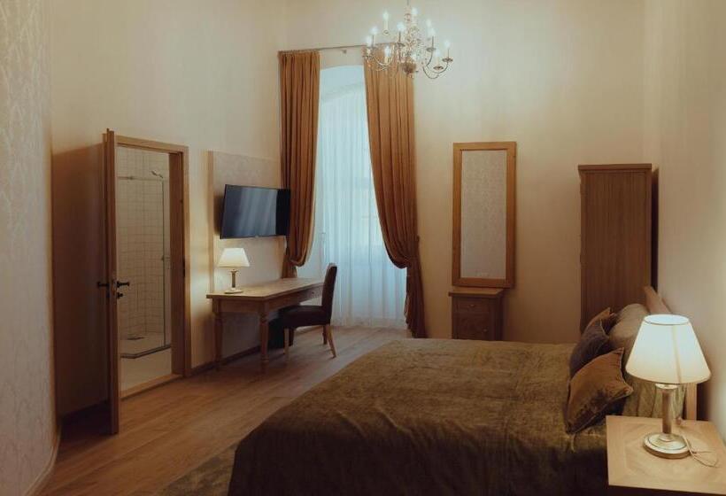 Brigadéros Hotel Brigadír Borsi