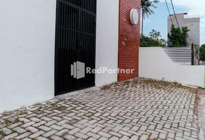 호텔 Aksara Homestay Syariah Mitra Reddoorz