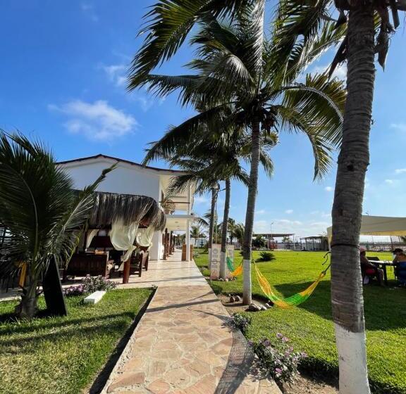 هتل Hacienda Guamito