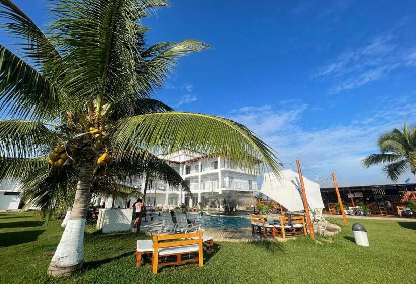 هتل Hacienda Guamito