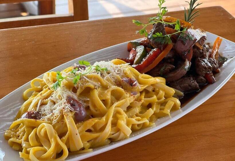 هتل Hacienda Guamito