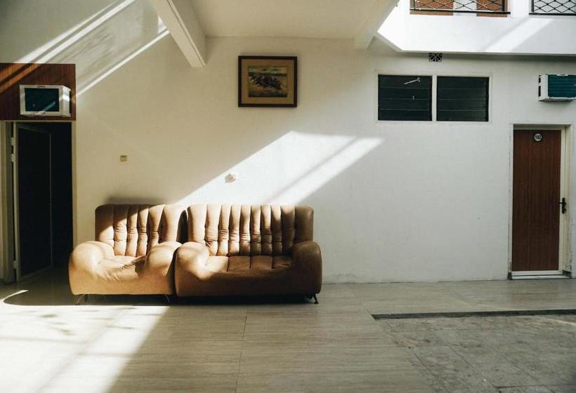 酒店 Koolkost Near University Of Surabaya