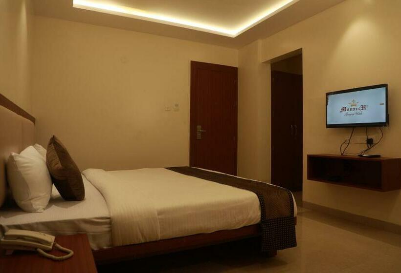 Отель Serenity By Monarch, Baner Pune