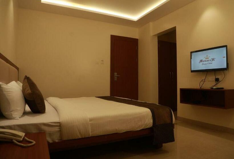 Отель Serenity By Monarch, Baner Pune