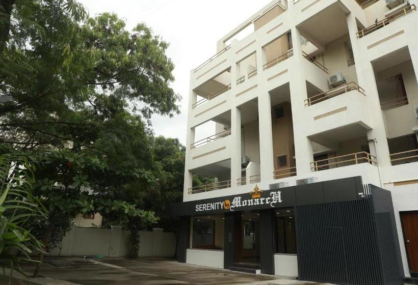 Отель Serenity By Monarch, Baner Pune
