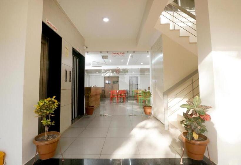 בית מלון כפרי Nova Sahaj Residency