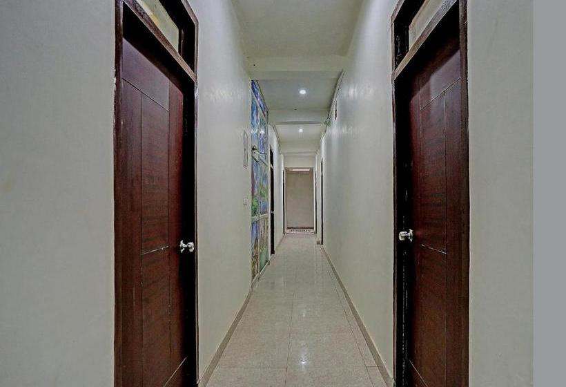 酒店 Oyo 71086 Nk Guest House & Restaurant