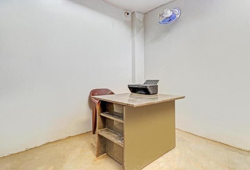 호텔 Oyo 79466 Vats Tower