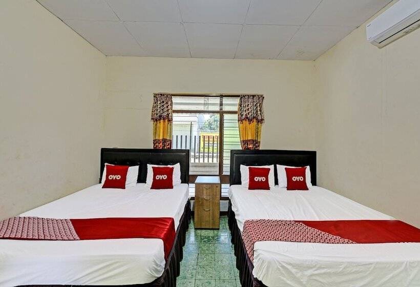 Отель Oyo 90443  New Kartika In