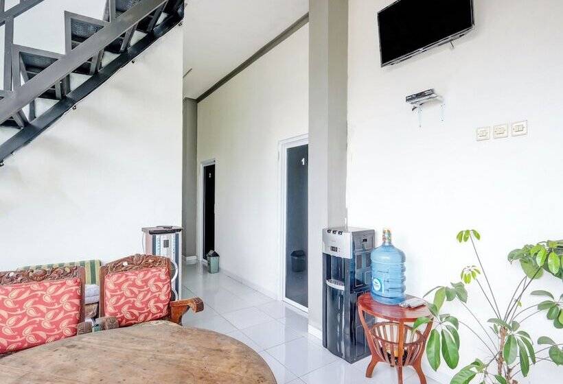 בית מלון כפרי Oyo 90517 Homestay Wonosobo Asri