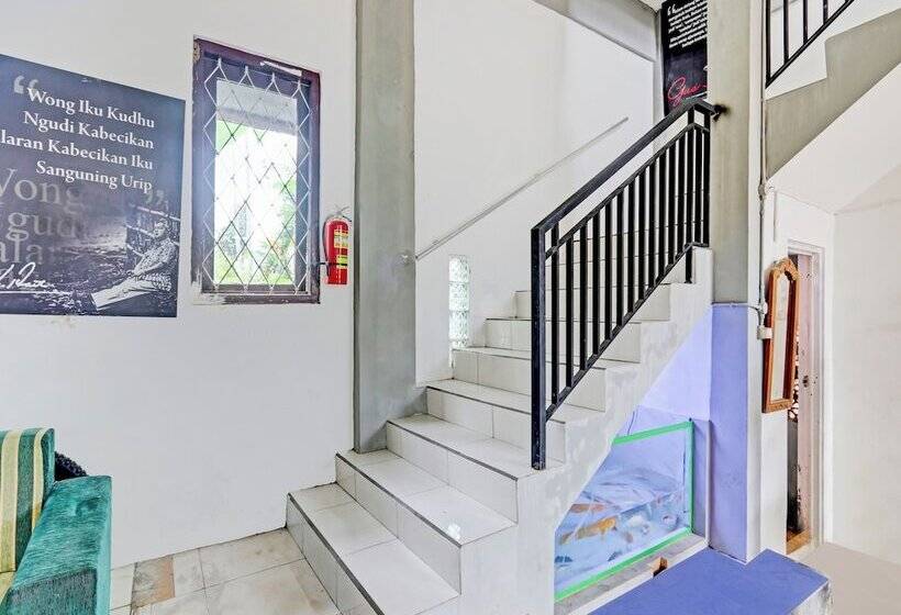 בית מלון כפרי Oyo 90517 Homestay Wonosobo Asri