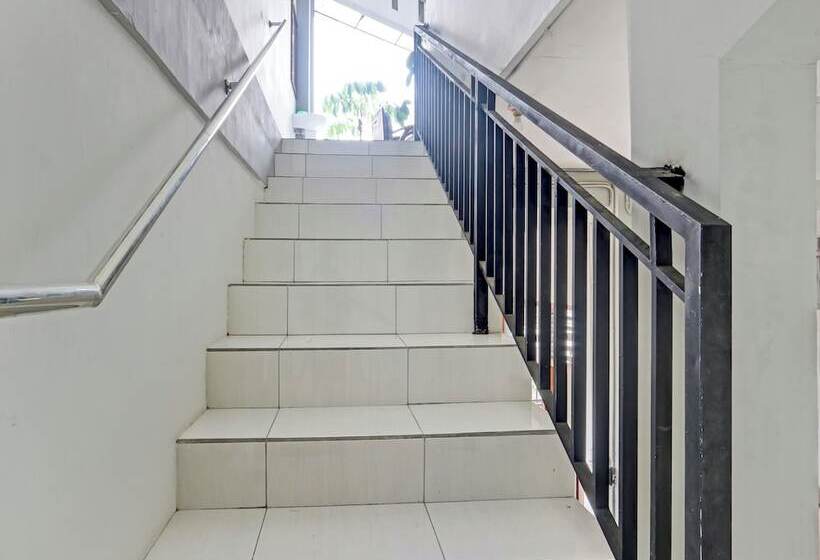 בית מלון כפרי Oyo 90517 Homestay Wonosobo Asri
