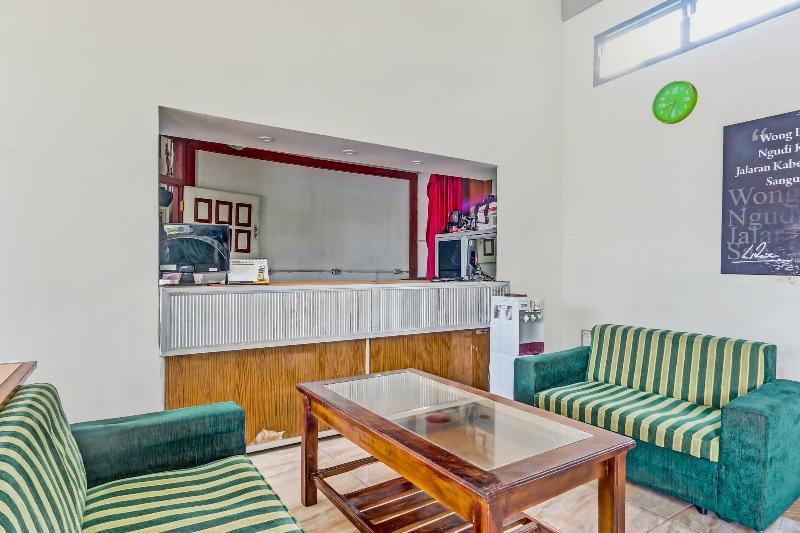 בית מלון כפרי Oyo 90517 Homestay Wonosobo Asri
