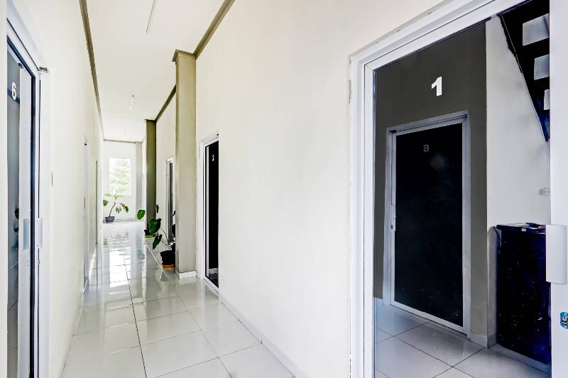 בית מלון כפרי Oyo 90517 Homestay Wonosobo Asri