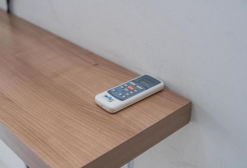 酒店 Reddoorz Apartment @ Skylounge Tamansari