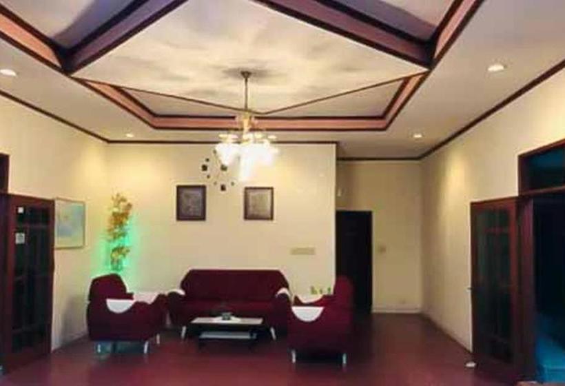 酒店 Reddoorz @ Nantampukmas Sidikalang