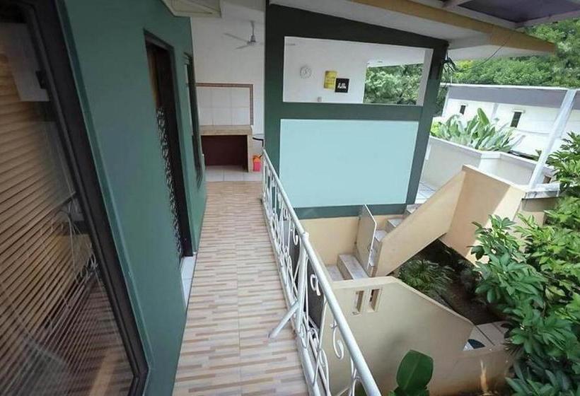 호텔 Reddoorz Near Rs Mitra Keluarga Depok