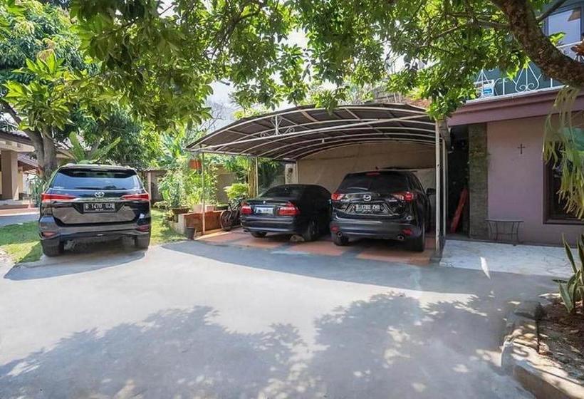 호텔 Reddoorz Near Rs Mitra Keluarga Depok