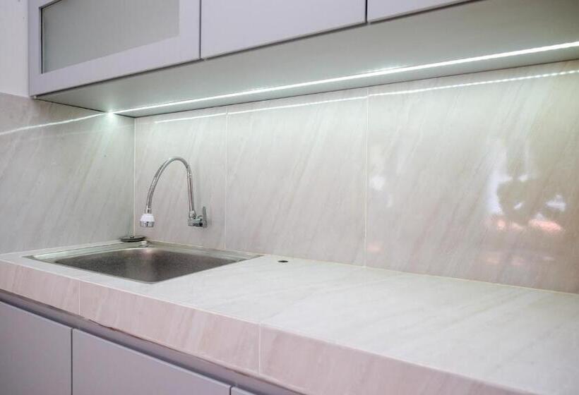 ホテル Reddoorz Syariah Near Solo Paragon Mall 2