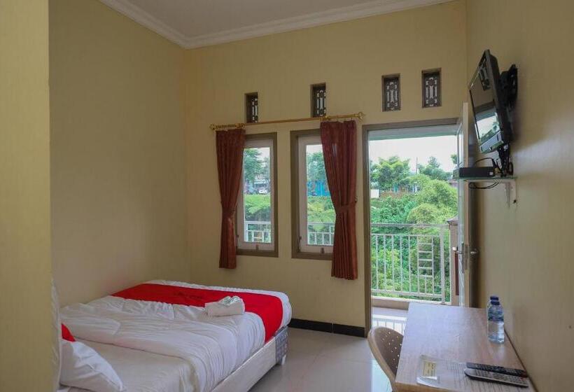 בית מלון כפרי Reddoorz Syariah Near Taman Rekreasi Kalianget Wonosobo