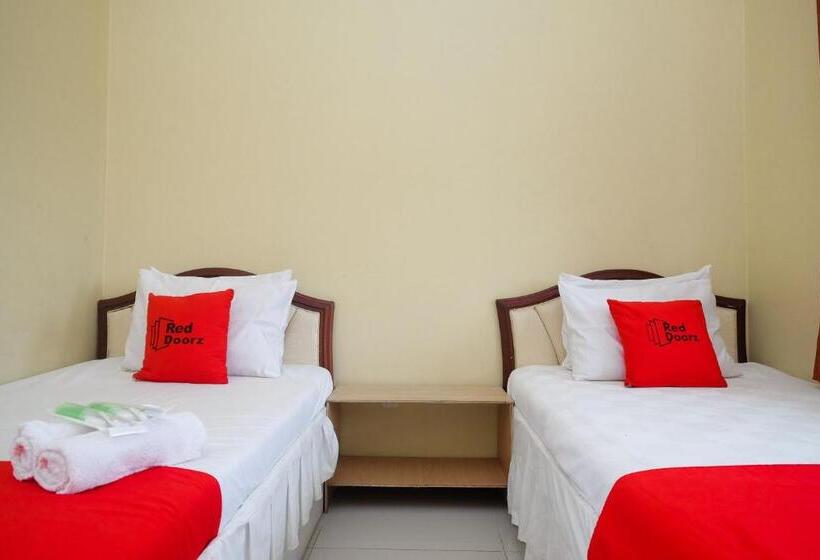 Hotel Reddoorz Syariah Near Taman Rekreasi Kalianget Wonosobo