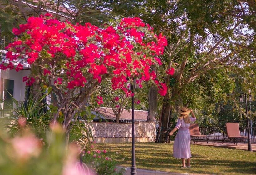 فندق Seattle Samaesarn Resort