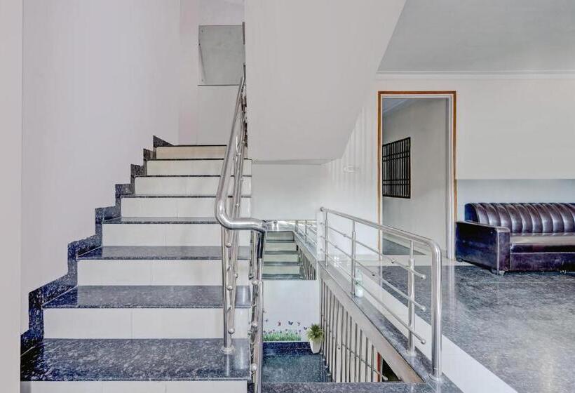 호텔 Spot On 81321 Convival Budget Stay