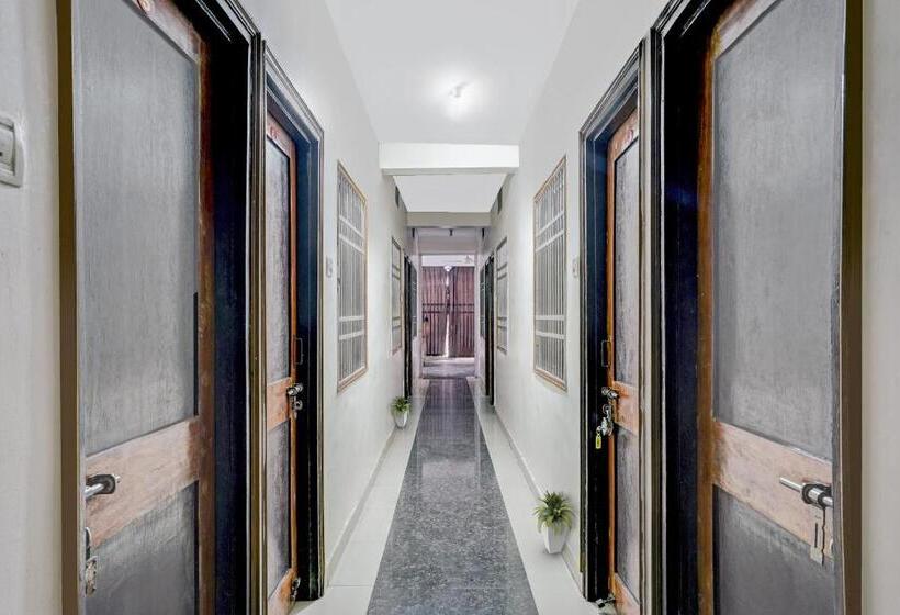 호텔 Spot On 81321 Convival Budget Stay