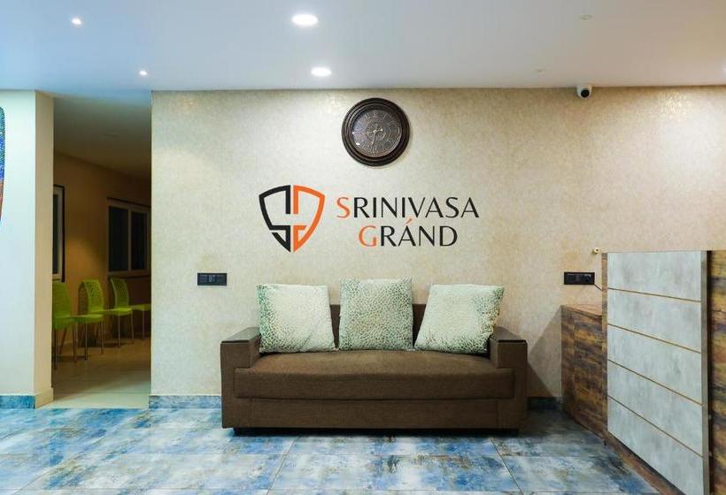 בית מלון כפרי Srinivasa Grand