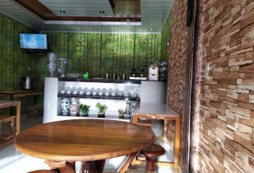 ホテル Sumatera Balige