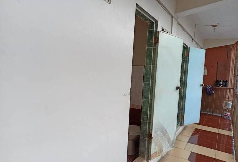 ホテル Sumatera Balige