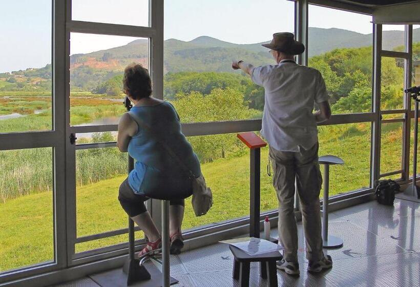 هتل Urdaibai Bird Center
