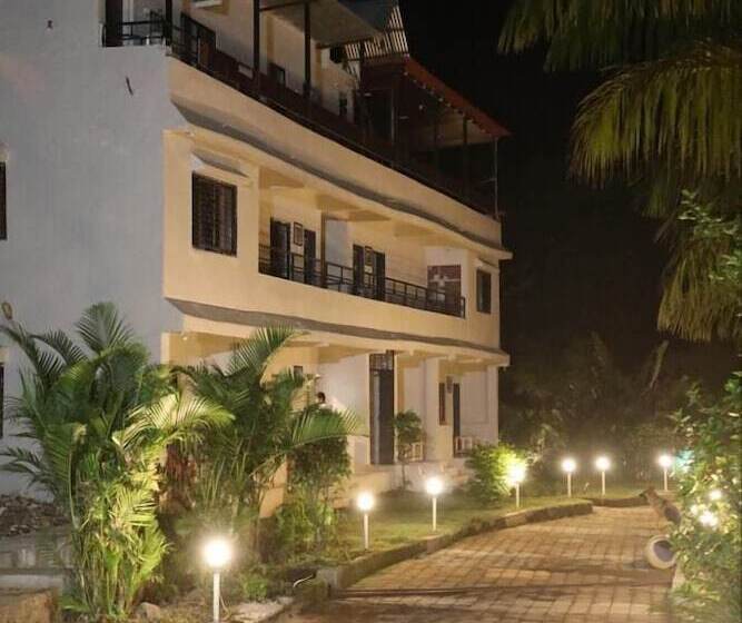 فندق Wanderlust Resort