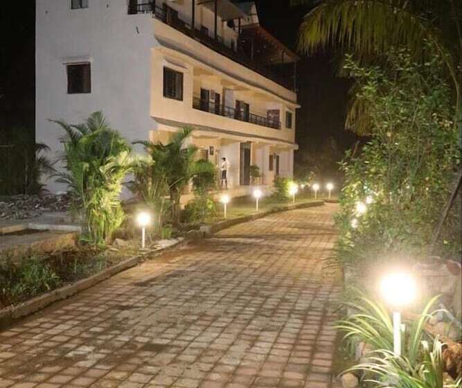 فندق Wanderlust Resort