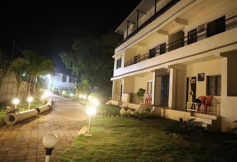 فندق Wanderlust Resort