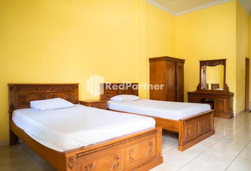 فندق Wisma Citra Metro Mitra Reddoorz