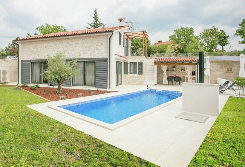 Luxury Villa With Private Pool & Fenced Garden With Veranda Near Tinjan