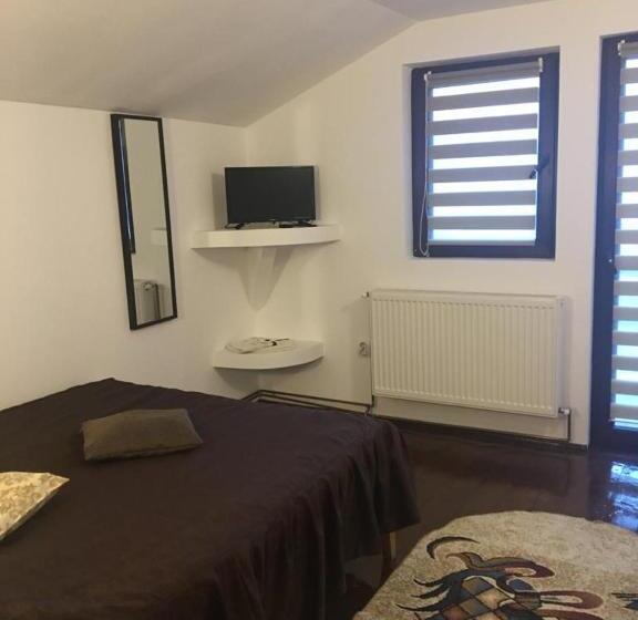 פנסיון Casa Elena