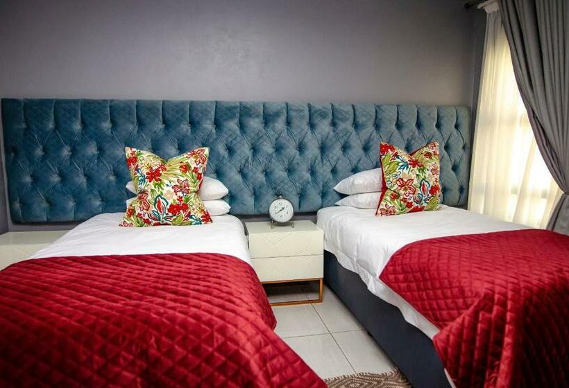 פנסיון House Of Sollys Guesthouse