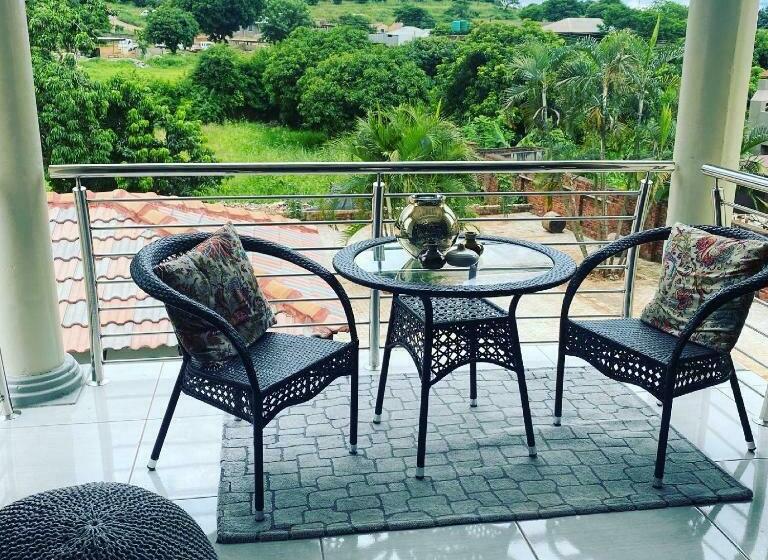 פנסיון House Of Sollys Guesthouse