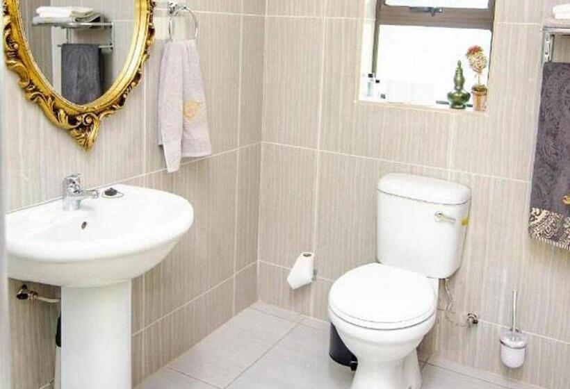 פנסיון House Of Sollys Guesthouse