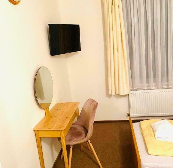 بنسيون Penzion A Restaurace U červinků