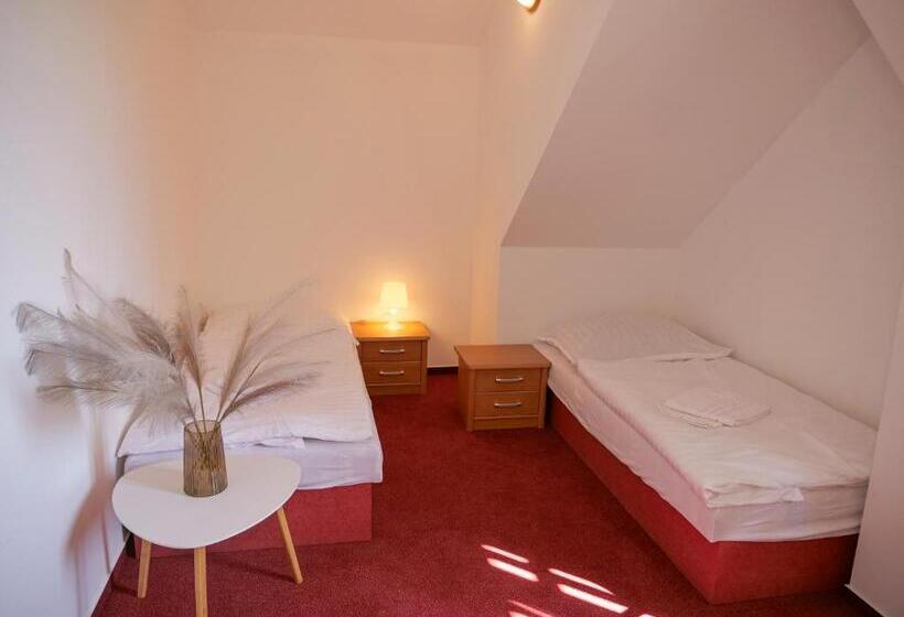 ペンション Penzion A Restaurace U červinků