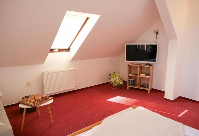 ペンション Penzion A Restaurace U červinků