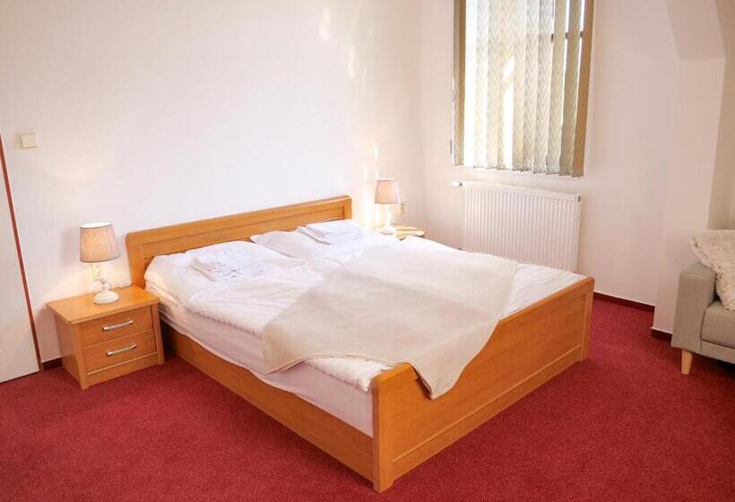 بنسيون Penzion A Restaurace U červinků