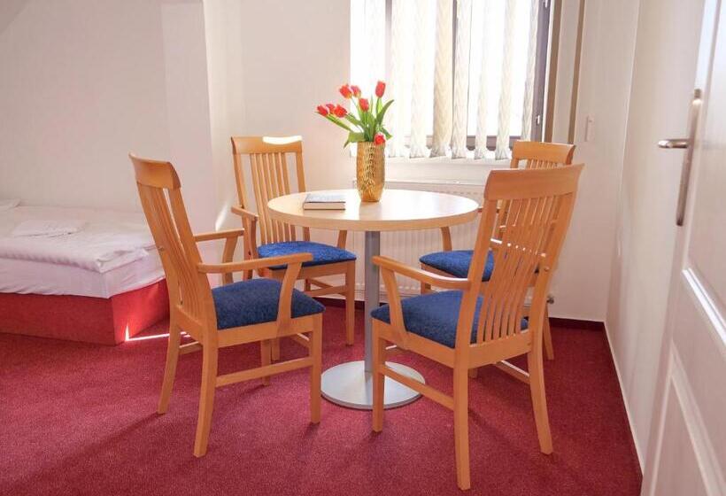 ペンション Penzion A Restaurace U červinků