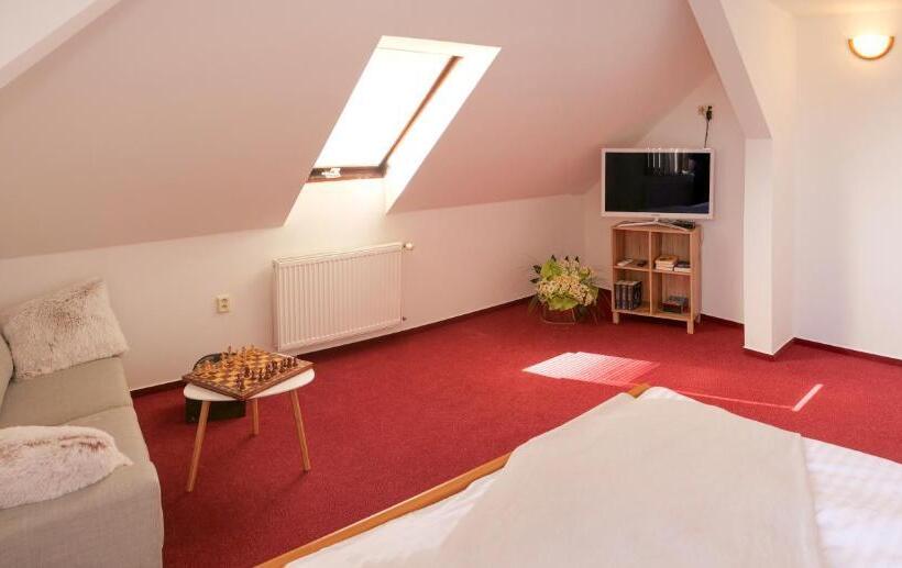 ペンション Penzion A Restaurace U červinků