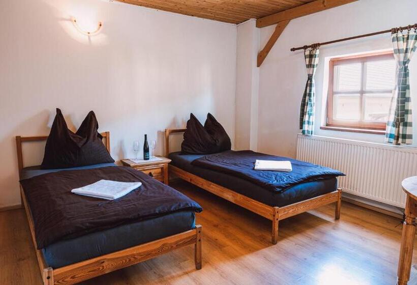 פנסיון Penzion Selský Dvůr Braňany