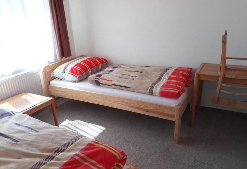 膳宿费 Penzion Athéna   Sportovní Areál